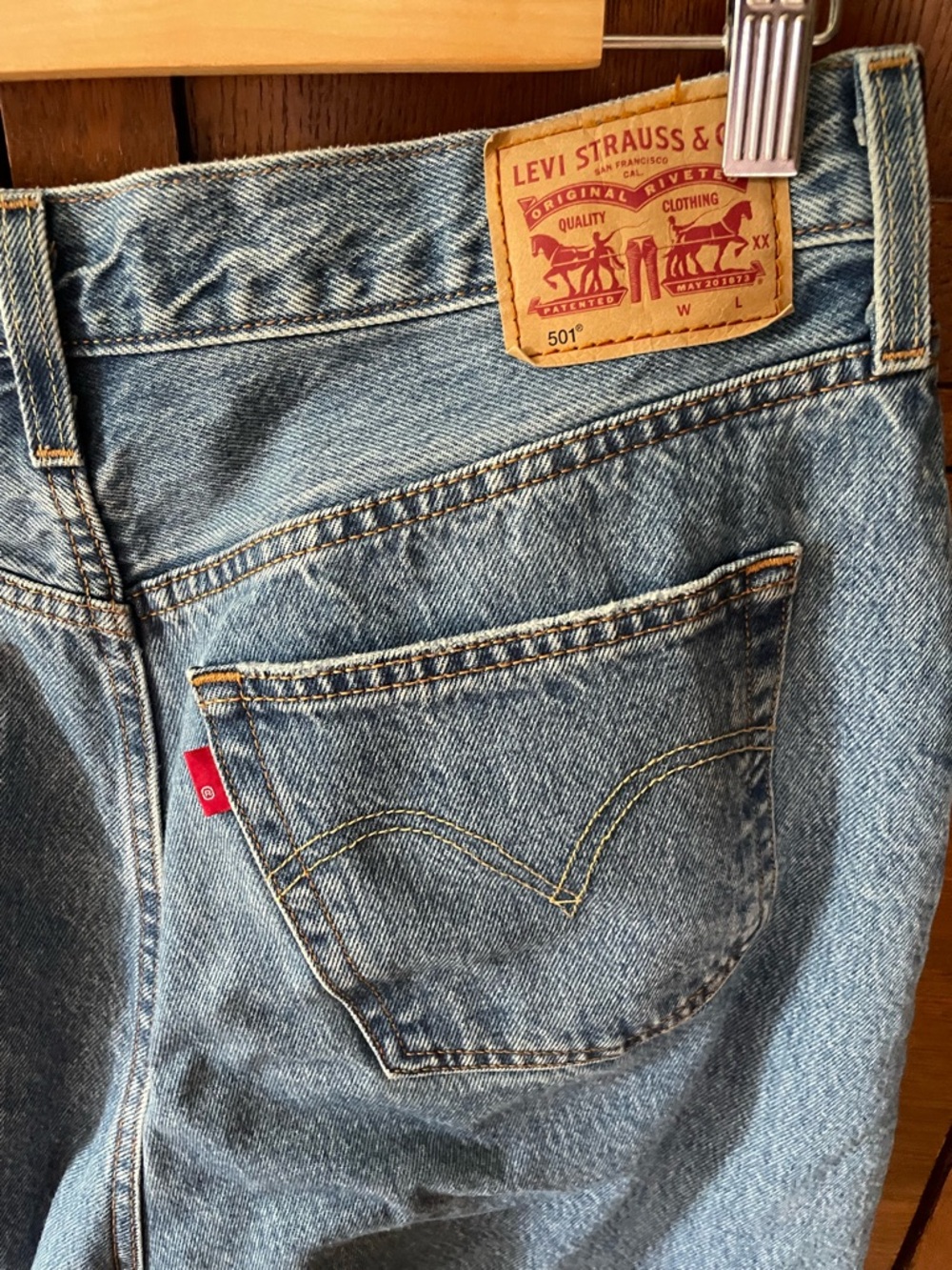 Levi's 501 Women's Straight Leg Light Blue Denim Jeans - 31” waist, 30” leg - Picture 3 of 4